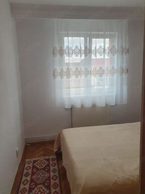 Închiriez apartament cu 2 camere  - imagine 2