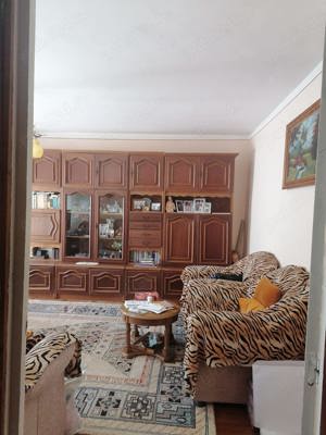 Apartament 3 camere, etaj 3, decomandat, Resita - imagine 2