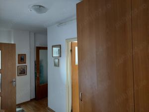 Apartament 3 camere de vanzare