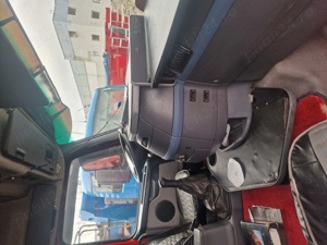 Volvo FH12 440CP an 2006 cap tractor 6500euro - imagine 9