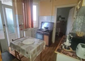 Apartament cu 3 camere de vânzare în Câmpina