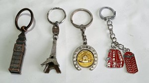 4 brelocuri deosebite