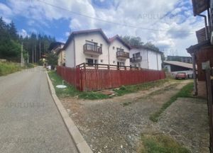 Vilă de tip duplex de vânzare în Azuga - Zona Centrala - imagine 2