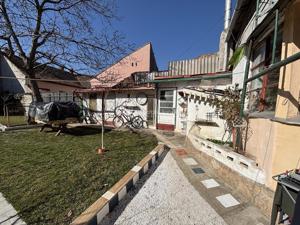 Casa central singur in curte  - 150 mp util - 411 mp curte - imagine 12