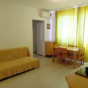 Închiriez apartament cu 3 camere în zona Bălcescu  - imagine 8