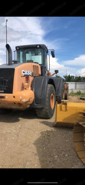 Incarcator frontal case 821e