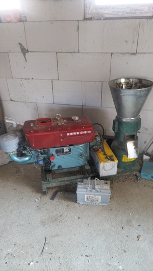 Presă peleți motor diesel 18cp