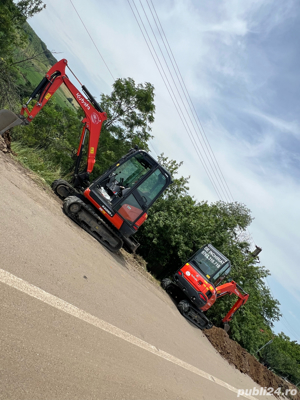 Execut lucrari cu miniexcavatorul! 