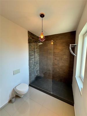 Triplex pe colt cu 2 fronturi stradale – Eleganta si confort in Dumbravita - imagine 5