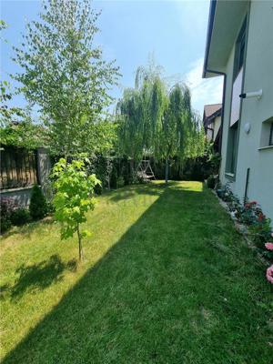 Triplex pe colt cu 2 fronturi stradale – Eleganta si confort in Dumbravita - imagine 17