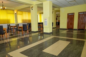 Hotel de vânzare în Reșița. Locație excelentă, funcțional imediat! Pretabil azil, clinică, birouri - imagine 6