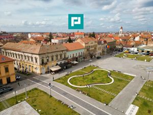 Apartament la casă, 3 camere - P-ța Catedralei