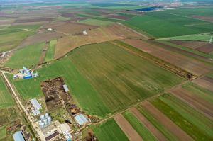 Teren intravilan cu acces la Drum Județean DJ 709 - 275200 mp - imagine 8