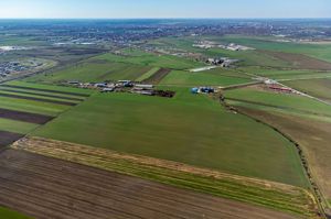 Teren intravilan cu acces la Drum Județean DJ 709 - 275200 mp - imagine 7