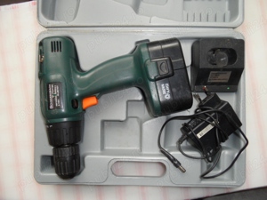 Masina de gaurit si insurubat cu acumulator 14.4 volti. - imagine 1