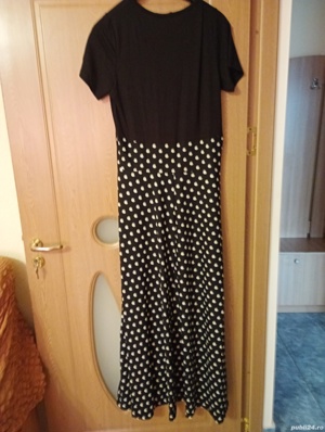 Vand rochie noua,material bun care nu se sifoneaza!!