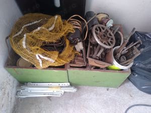 Vand 6 capete de masini de cusut (functionale si nefunctionale) si piese de schimb. - imagine 2