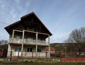 Casa spatioasa cu teren generos 1022 m2 - potential pensiune - imagine 8