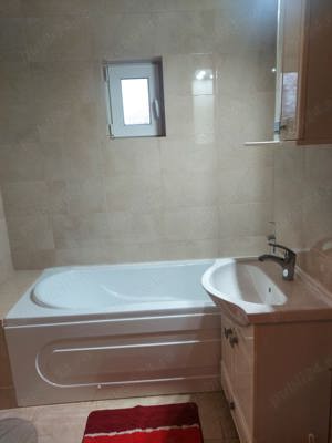 Apartament 3 camere 450euro zona alexandru cel bun