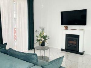 2 Camere - Mobilat -Parcare Privata - Giroc - Zona Future - imagine 3