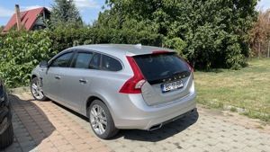 VOLVO V60 Plug in hybrid 4x4 an 2016 , 295 cai putere - imagine 4 VOLVO V60 Plug in hybrid 4x4 an 2016 , 295 cai putere - imagine 4