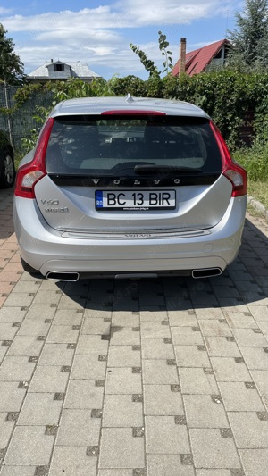 VOLVO V60 Plug in hybrid 4x4 an 2016 , 295 cai putere - imagine 2 VOLVO V60 Plug in hybrid 4x4 an 2016 , 295 cai putere - imagine 2