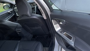 VOLVO V60 Plug in hybrid 4x4 an 2016 , 295 cai putere - imagine 9 VOLVO V60 Plug in hybrid 4x4 an 2016 , 295 cai putere - imagine 9