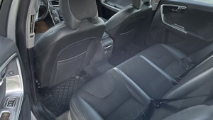 VOLVO V60 Plug in hybrid 4x4 an 2016 , 295 cai putere - imagine 10 VOLVO V60 Plug in hybrid 4x4 an 2016 , 295 cai putere - imagine 10