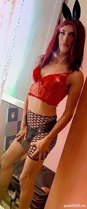 bună sunt Iulia trasexsoala 22 de anii 