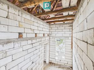 Casă la roșu în localitatea Almaș, Arad. - imagine 13