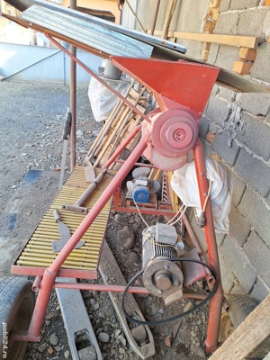 Vând mașină de  desfăcut porumb  - imagine 3