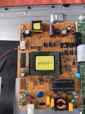 sursa 17ips62 de pe tv Telefunken 32hb4000