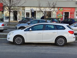 Super oferta! Opel Astra J Sport Tourer 1.3 Diesel, 2012, anvelope noi, ITP+RCA valabile - imagine 7 Super oferta! Opel Astra J Sport Tourer 1.3 Diesel, 2012, anvelope noi, ITP+RCA valabile - imagine 7