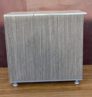 Comoda cu Lada de depozitare; Mic dulap