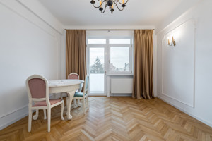 VAND APARTAMENT TREI CAMERE MAGNIFICE, SUPERB! APROAPE DE ORICE - imagine 15