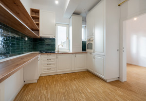 VAND APARTAMENT TREI CAMERE MAGNIFICE, SUPERB! APROAPE DE ORICE - imagine 2