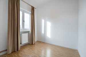 VAND APARTAMENT TREI CAMERE MAGNIFICE, SUPERB! APROAPE DE ORICE - imagine 7