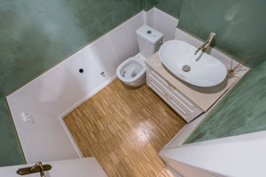 VAND APARTAMENT TREI CAMERE MAGNIFICE, SUPERB! APROAPE DE ORICE - imagine 12