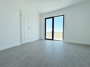 Duplex despartit prin camera tehnica, 108mp utili, 4 camere-Giroc - imagine 4