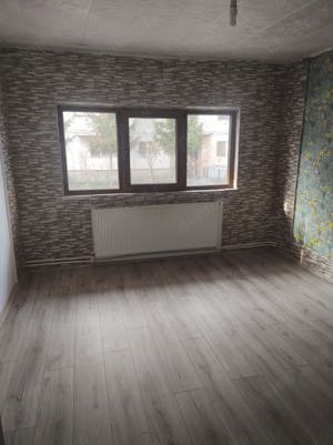 Vând apartament cu 2 camere in Rovinari