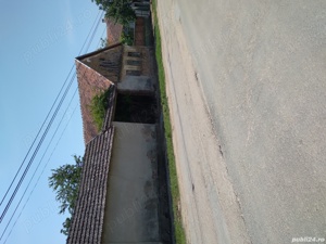 Vand casa nelocuibila la sosea