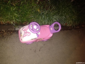 mașinuță pentru fetițe roz