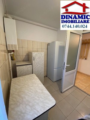 Apartament 2 camere, etaj 3, central, 300 euro lunar. - imagine 5