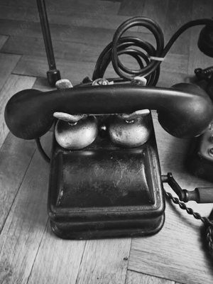 Vechi telefoane cu disc,din comunism anii 1950-60,ebonita - imagine 2