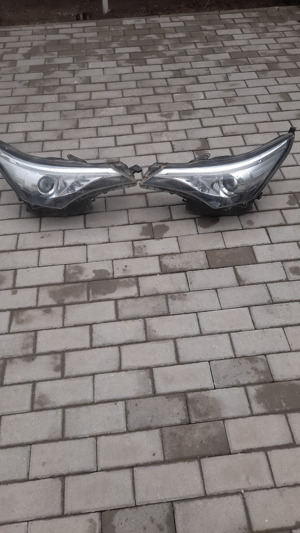 Faruri Toyota Avensis