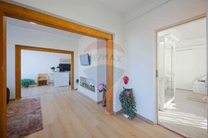 Casă cu 5 camere de vânzare în zona Episcopia Bihorului - imagine 10