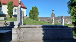 Vand loc de veci + mormant (cripta)4 locuri cu cruce în sat Milasel-Craiesti-MS - imagine 5
