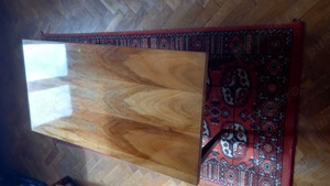 Vand măsuță frumoasa din lemn culoare natur deschis,lacuita, stare foarte buna - imagine 2