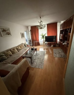 3 camere circular 5/8, vis a vis de metrou Pacii.