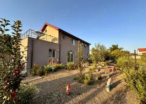 Vila de vânzare în Palazu Mare, Constanța   Proprietate spațioasă într-o zonă liniștită - imagine 11